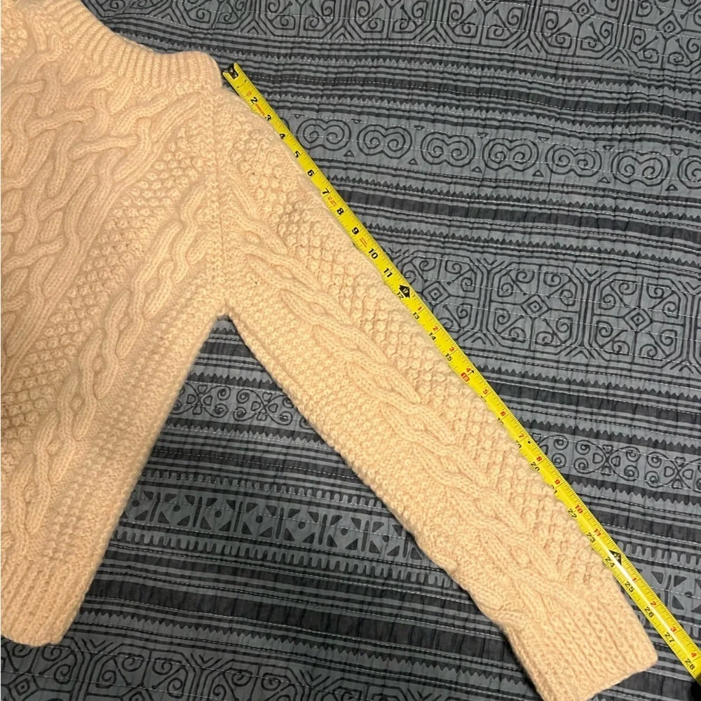 Women’s handmade 100% wool cable-knit sweater. Size approx XS. See measurements. - Picture 6 of 11